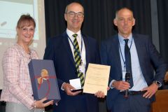 v.l.n.r: Dr. Bettina Bongartz, Prof. Kay-Uwe Götz, Prof. Bennewitz
&copy; DGfZ