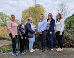 Der neue VdFJ-Vorstand: Carolin Nagel, Kate Bunde, Sophia Tornow, Tobias Schenk, Sandra Hartenstein und Vanessa Friedel
&copy; Julia Zasada